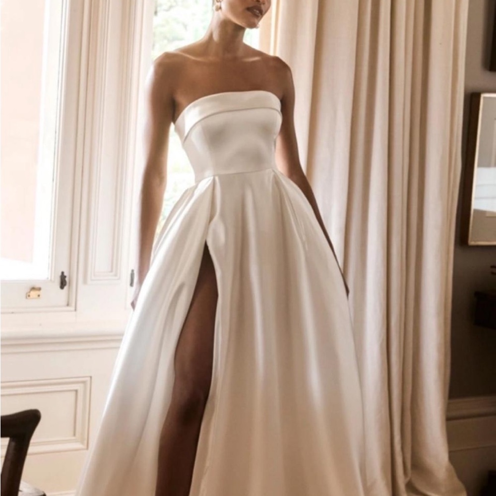 Meshki Wedding Strapless White Ball Gown Dress